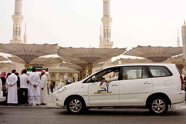 Umrah Taxi Service Luxury Taxi indulgence in Saudi Arabia