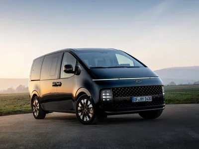 Hyundai Staria jpg ()