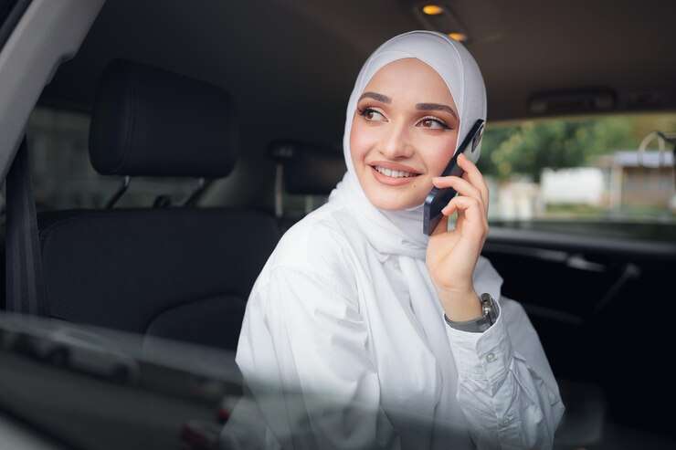 Professional Madinah Airport Taxi providing comfortable rides with experienced drivers to and from Madinah Airport for a smooth travel experience.