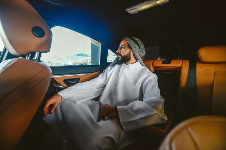 Reliable Umrah taxi service offering safe and convenient transportation for pilgrims traveling between the holy sites of Makkah and Madinah 