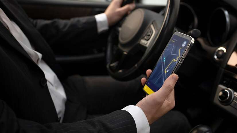Convenient Madinah Airport to Hotel Taxi service offering smooth and quick transfers to your hotel in Madinah.