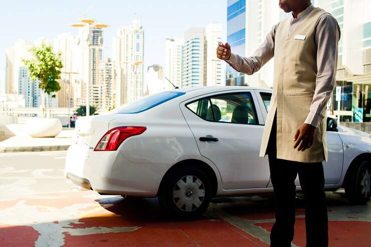 Enjoy a convenient and comfortable Madinah Haram to Madinah Airport taxi ride, with professional drivers ensuring a quick and safe transfer to the airport.
