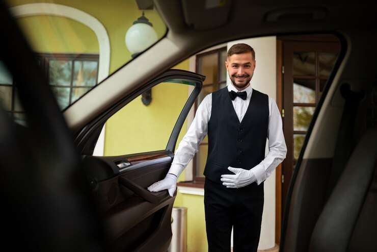 Comfortable and reliable Umrah taxi service providing safe transportation between Mecca and Medina for pilgrims.